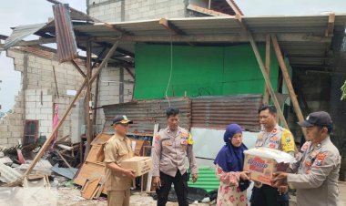 Polres-Pasuruan-Salurkan-Bantuan-untuk-Warga-Terdampak-Angin-Kencang-di-6-Kecamatan